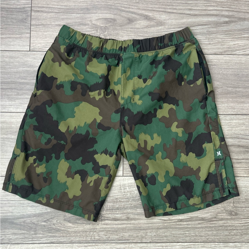 Hurley Green and Brown Camo Elastic Cargo Shorts